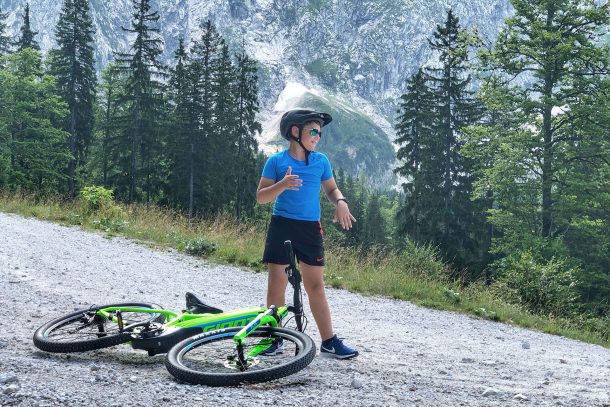 družinski izlet z e-kolesi